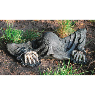 The Creeper from the Grave statue